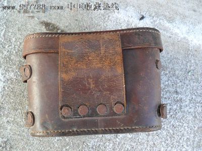 二戰(zhàn)日軍13年式望遠(yuǎn)鏡牛皮盒子 一件戰(zhàn)爭記憶中的工藝古董